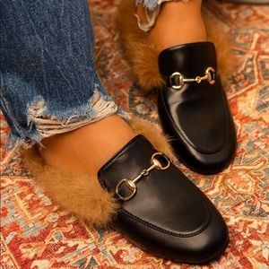 Black fur pendant mule